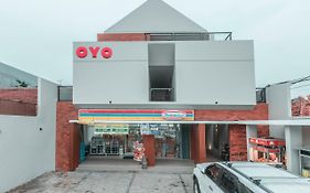 Oyo 780 Acg House Kalibata Syariah Jakarta 2*